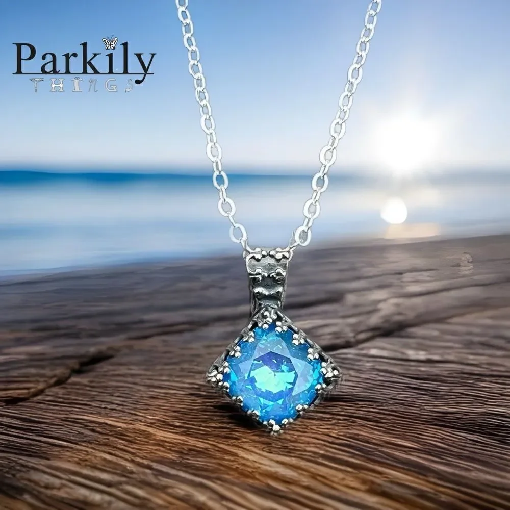Handcrafted necklace with Swarovski crystal and chain - Picture 4 of 7